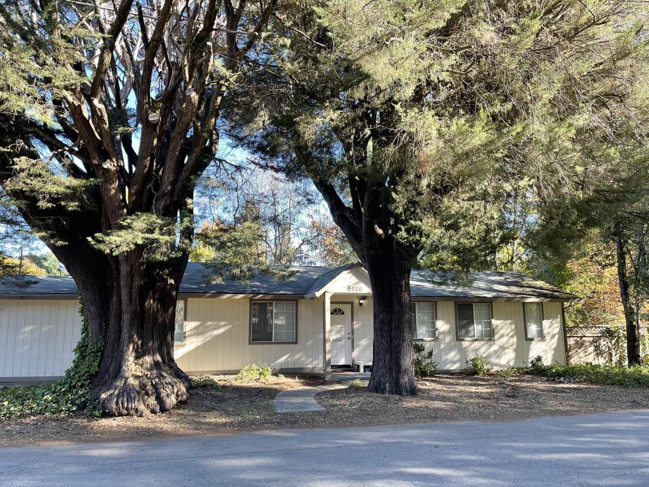 5800 Valley Dr - Photo 1