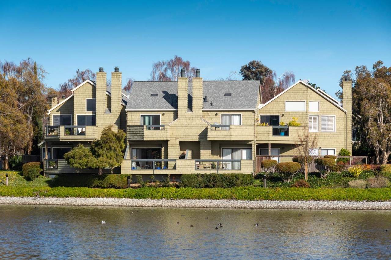 1116 Shoreline Dr - Photo 1