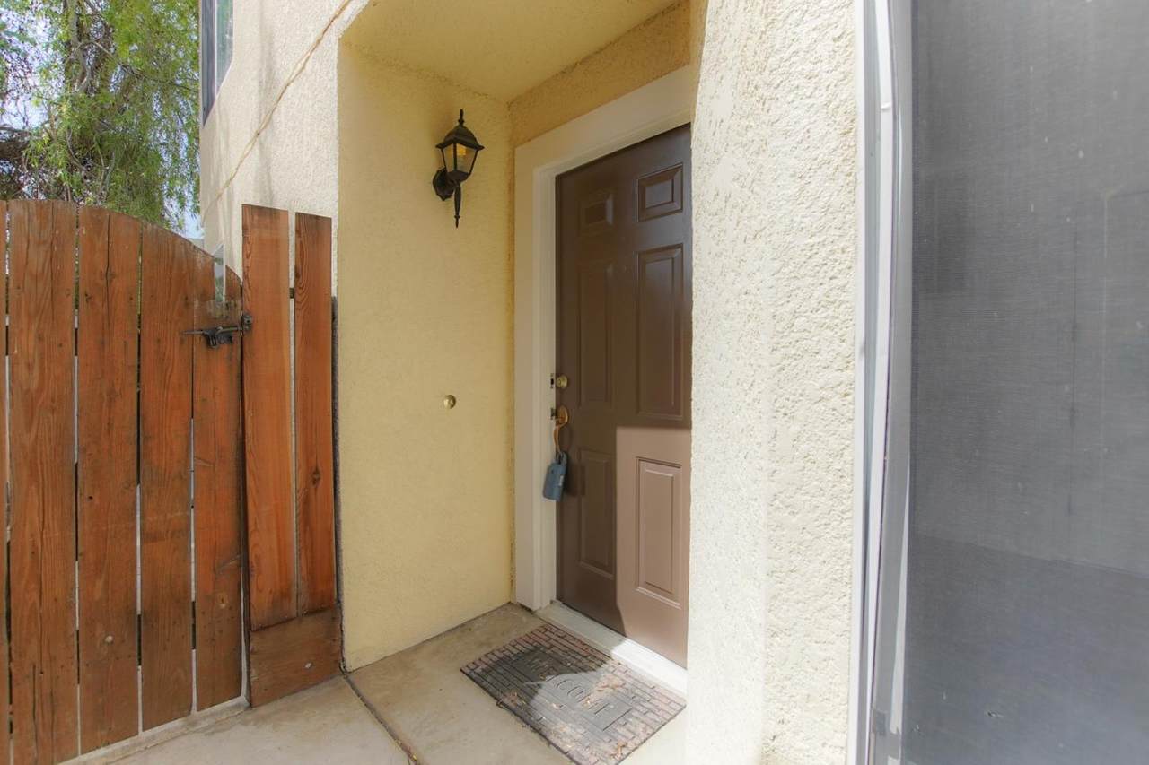 641 Las Palmas Dr - Photo 1