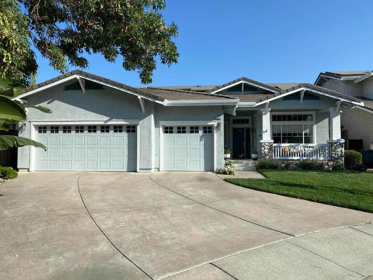 1227 Blue Parrot Ct - Photo 1