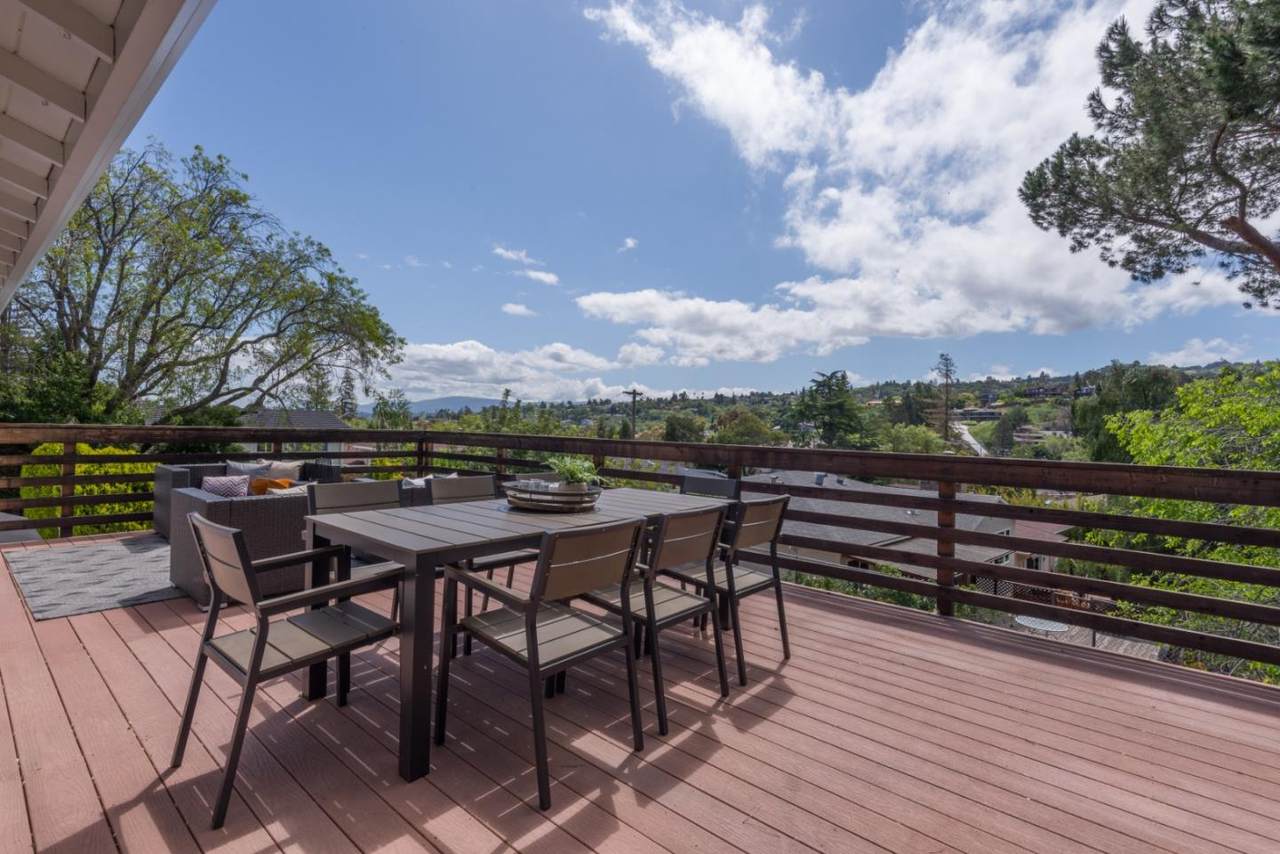 2149 Hillcrest Rd - Photo 1