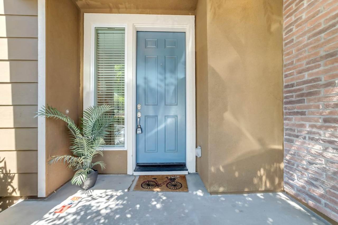 325 Charles Morris Ter - Photo 1