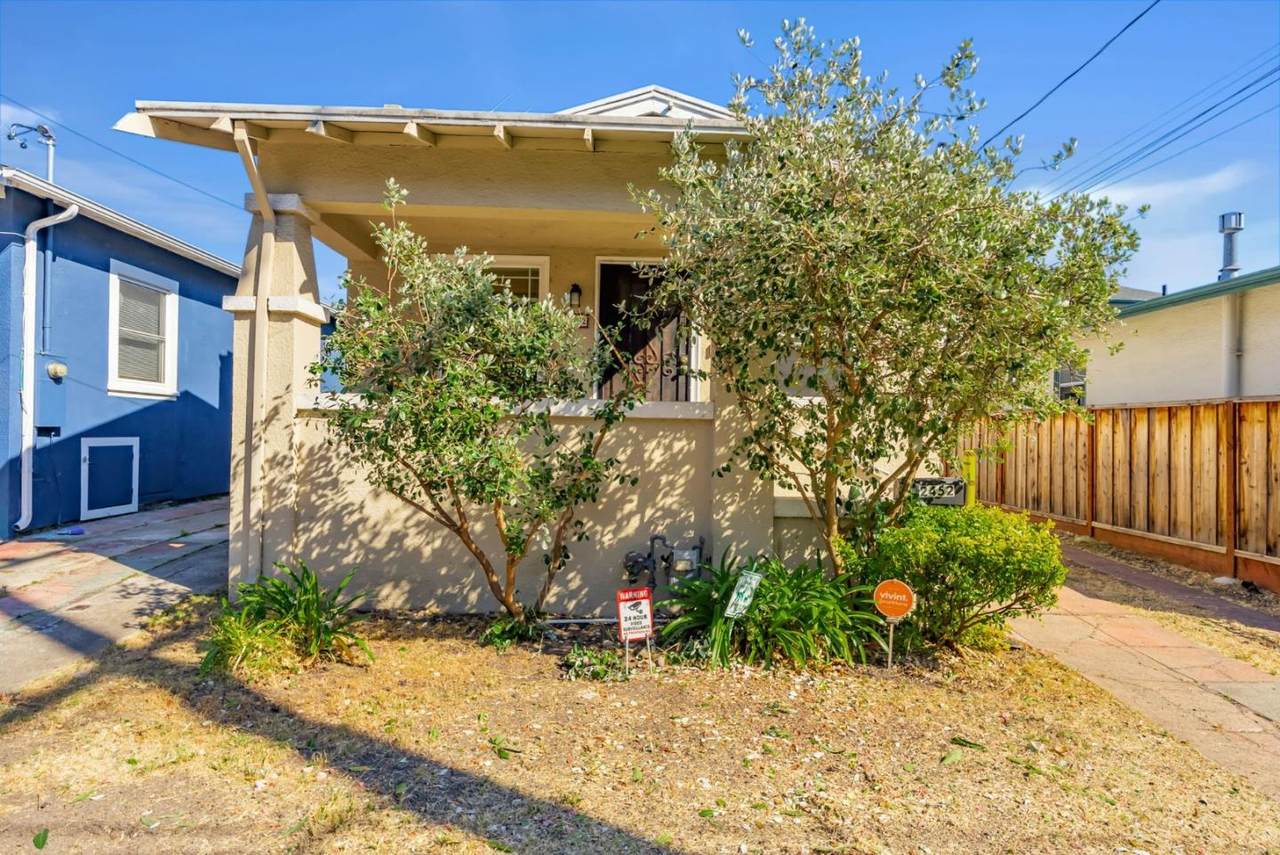 2452 Humboldt Ave - Photo 1