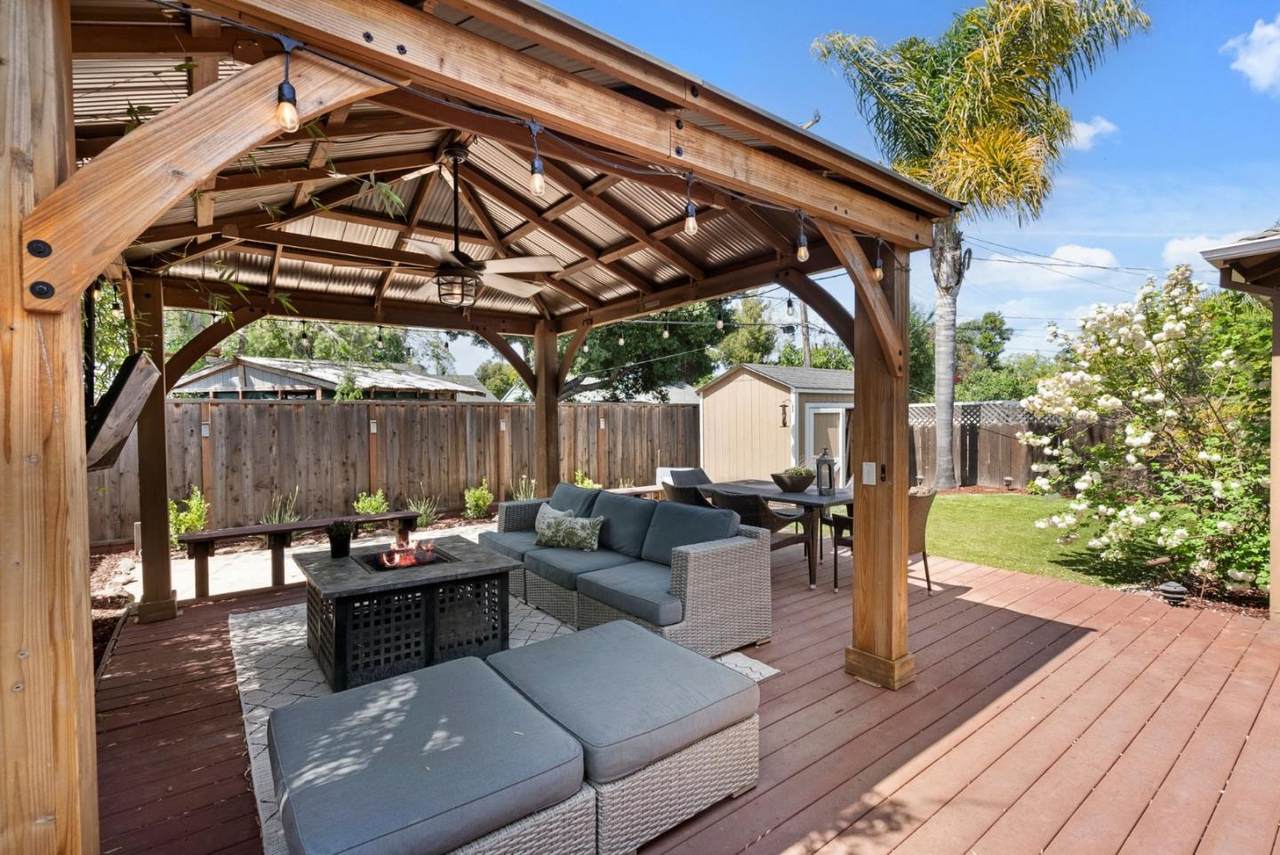 1048 Inverness Dr - Photo 1