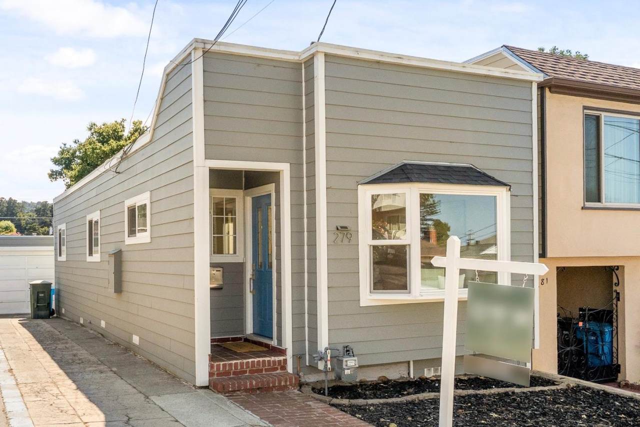 279 Elm Ave - Photo 1