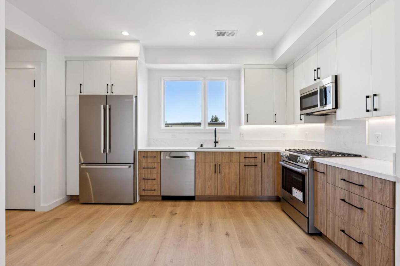 1433 Floribunda Ave 7 - Photo 1