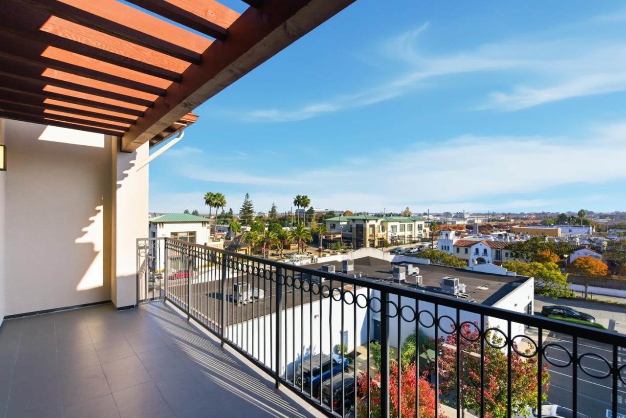 560 El Camino Real 406 - Photo 1