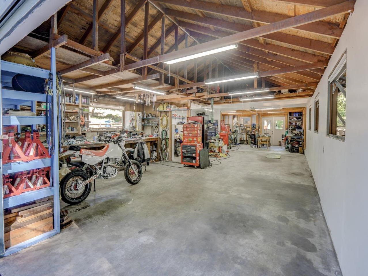 300 Circle Way - Photo 1