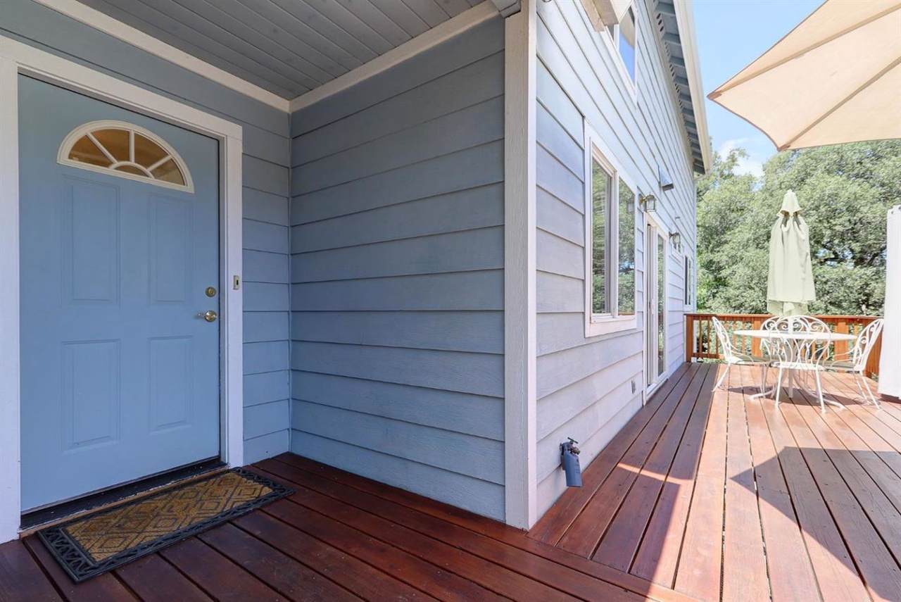 16999 Oak Hollow Cir - Photo 1
