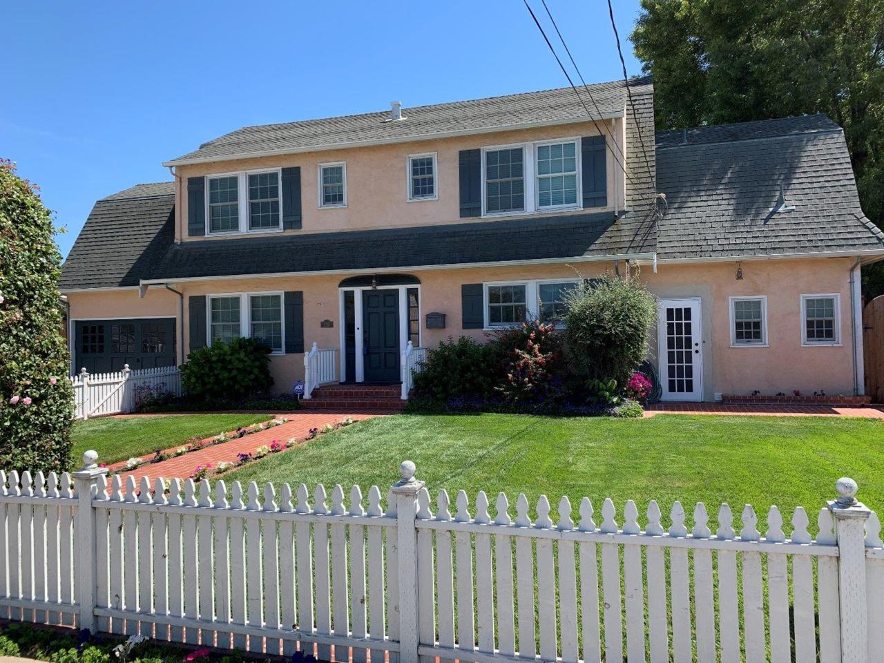 120 Hawthorne St - Photo 1