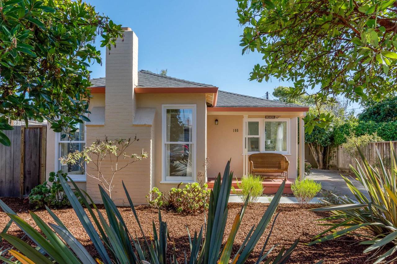 105 Carlos Ave - Photo 1