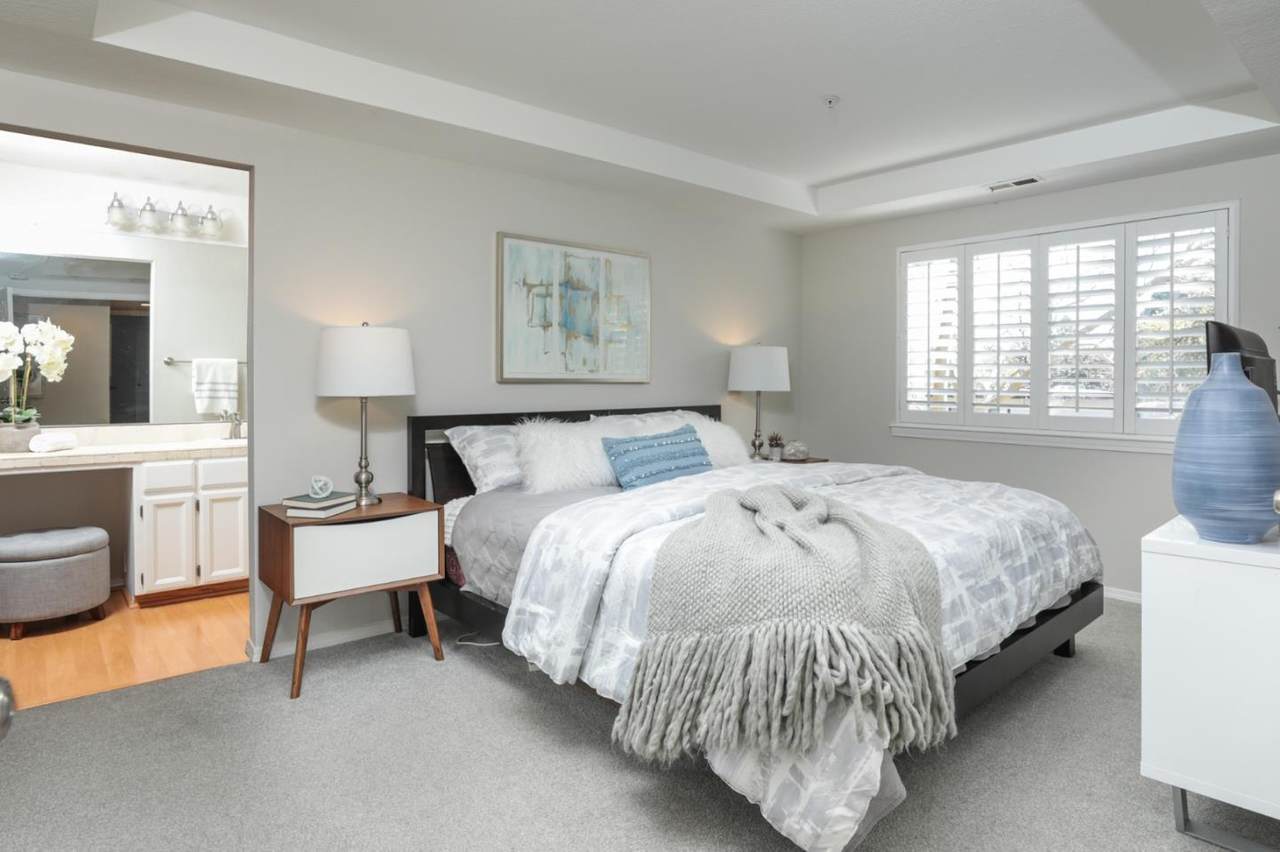 1122 Woodside Rd 9 - Photo 1