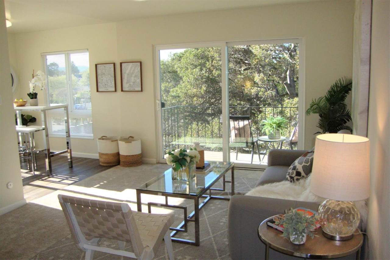 902 Peninsula Ave 302 - Photo 1