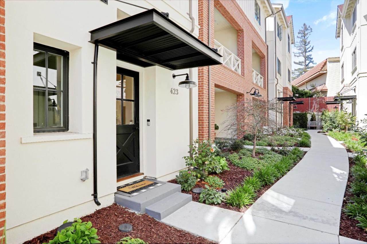 423 Robin Ridge Way - Photo 1