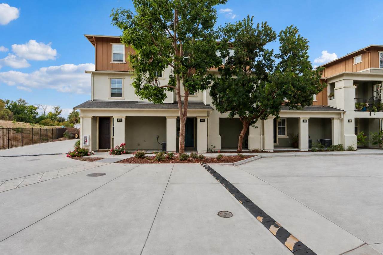 1339 Nestwood - Photo 1