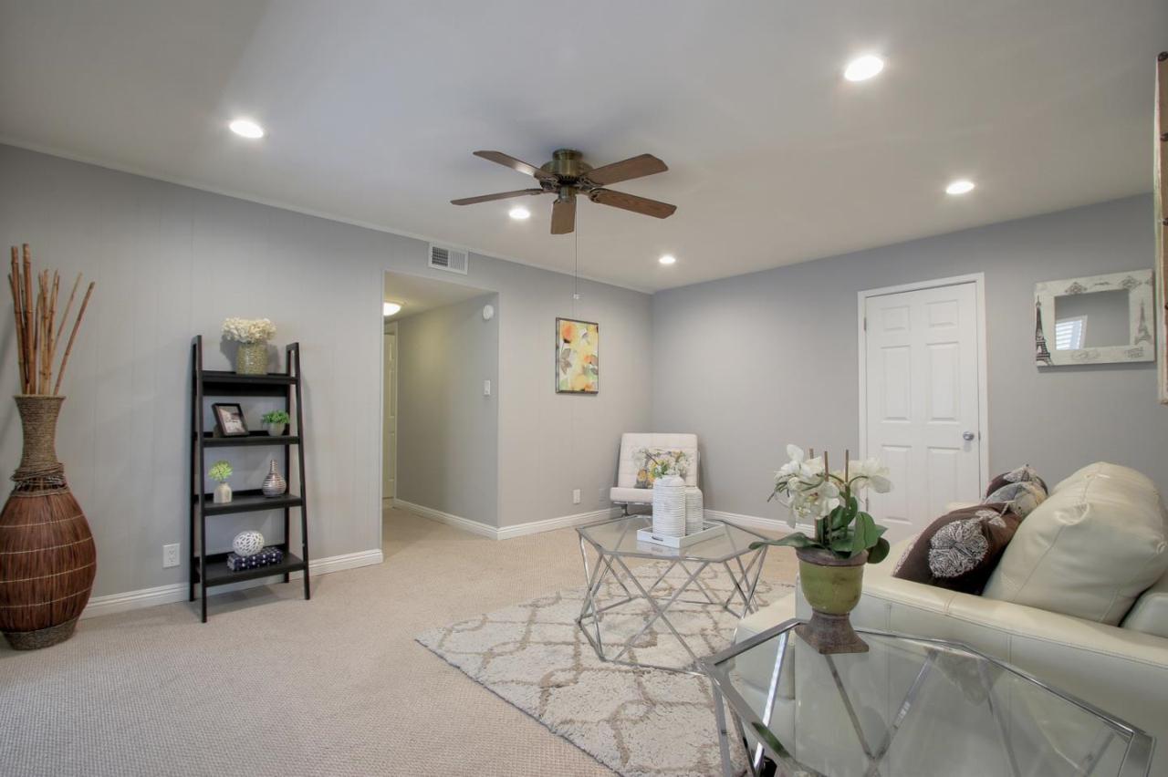 1359 Phelps Ave 8 - Photo 1