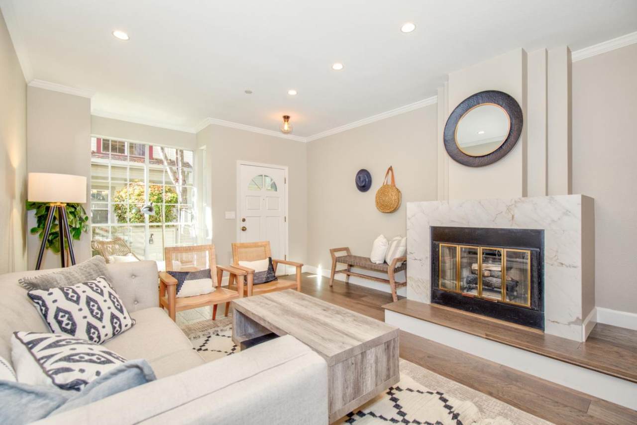 971 Belmont Ter 8 - Photo 1