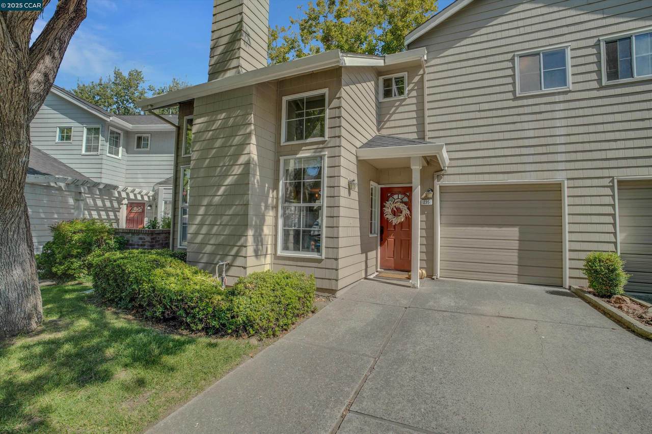 235 Pebblecreek Ct - Photo 1