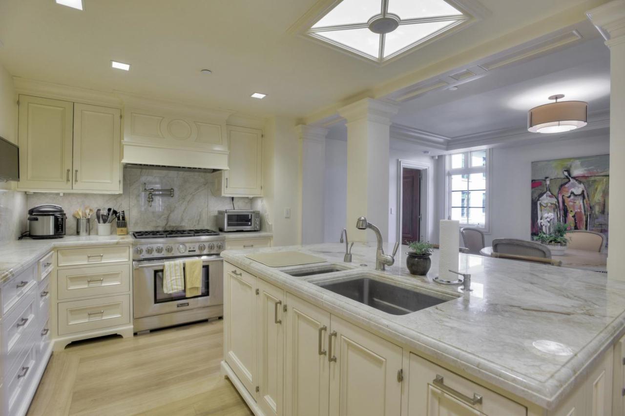 555 Byron St 211 - Photo 1