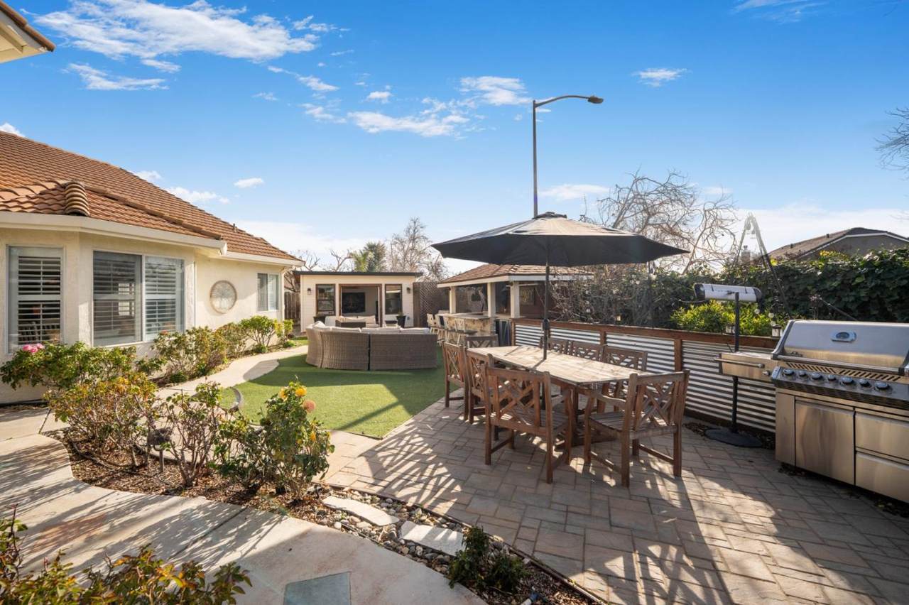 2180 Clearview Dr - Photo 1