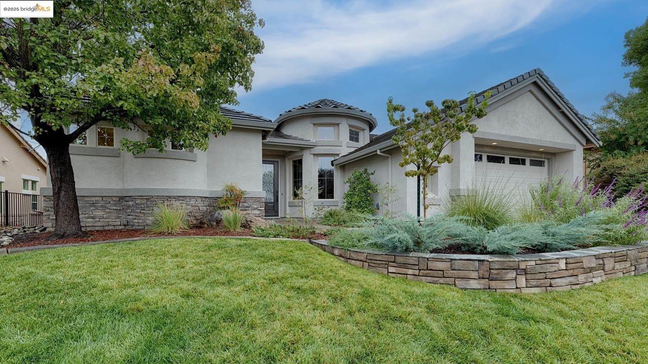1816 Stone House Ln - Photo 1