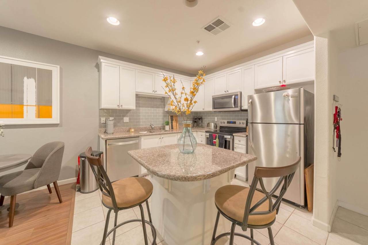 88 Jackson Ave 114 - Photo 1