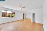 2323 Doidge Ave - Photo 17
