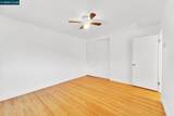 2323 Doidge Ave - Photo 31