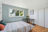 3021 Glynis Dr - Photo 17