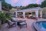 1088 Yorkshire Pl - Photo 5