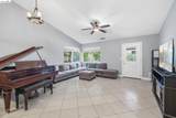 17522 Wild Oak Dr - Photo 5