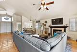 2244 Colonial Ct - Photo 10