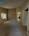 526 Woodcrest Dr - Photo 4