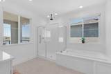 3098 Mulholland Dr - Photo 20