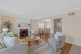 137 Rockwood Dr - Photo 4