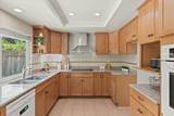 1084 Hillview Dr - Photo 10