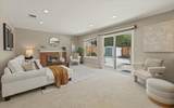 1084 Hillview Dr - Photo 12