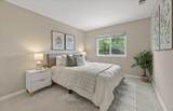 1084 Hillview Dr - Photo 23