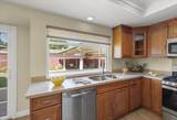 1071 Hillview Dr - Photo 17