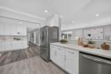 1120 Alberni St - Photo 11