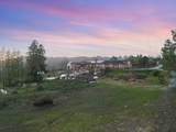 1061 Summit Rd - Photo 16
