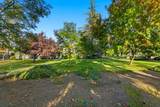 1092 Strayer Dr - Photo 32
