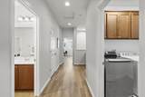 900 Old Oak Ln 3 - Photo 18