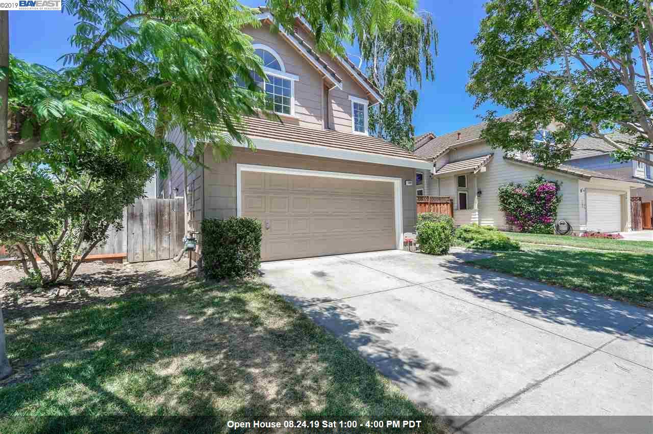1046 Bellflower St - Photo 1