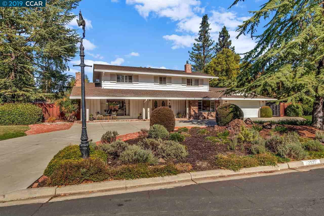 2337 Roundhill Dr - Photo 1