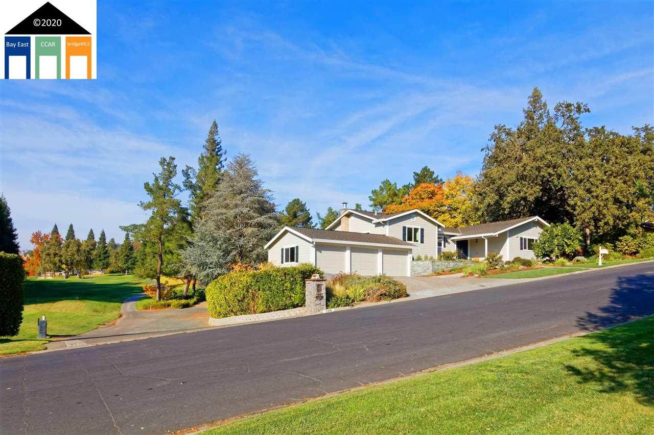 2397 Roundhill Dr - Photo 1