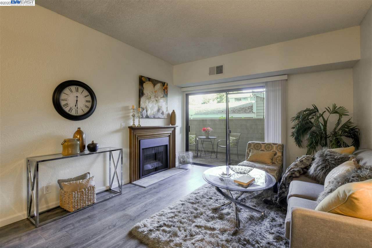 3395 Pinewood Ter - Photo 1