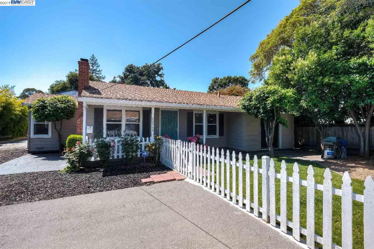 22569 Center St - Photo 1