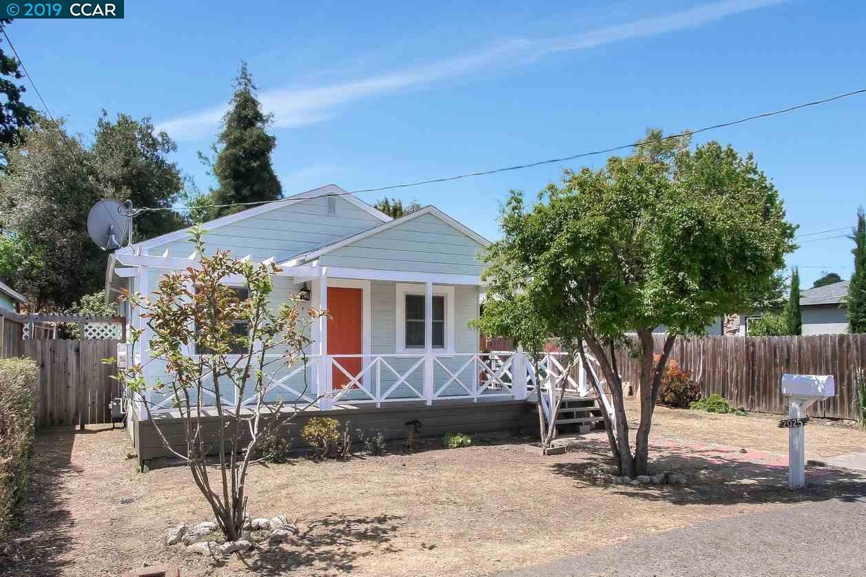 2025 Vivian St - Photo 1