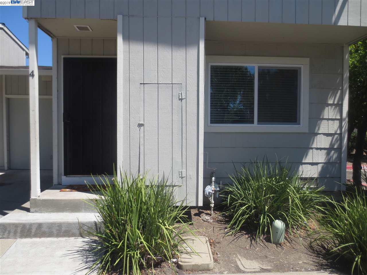 643 Foster Ct - Photo 1